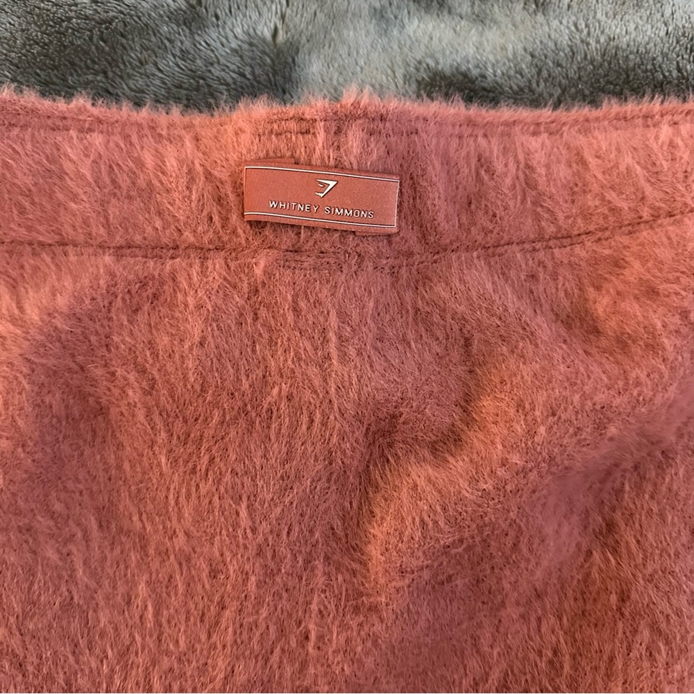 Gymshark X Whitney Simmons fuzzy knit Shorts RoseGold Size Medium - Picture 3 of 6